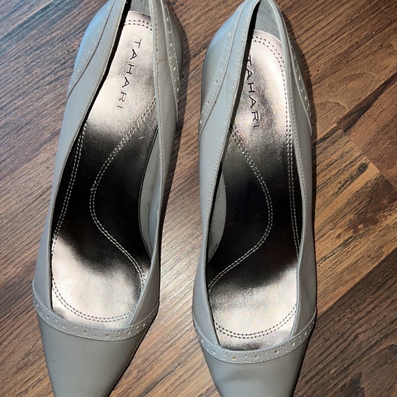 Tahari Womens Size 10 Taupe Heels 👠 - Picture 9 of 14